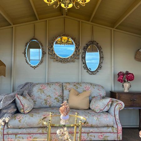 The Pink Cottage Upstairs Suite & Garden Summer Room Whitehead Екстериор снимка