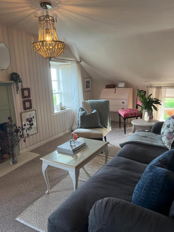 The Pink Cottage Upstairs Suite & Garden Summer Room Whitehead Екстериор снимка