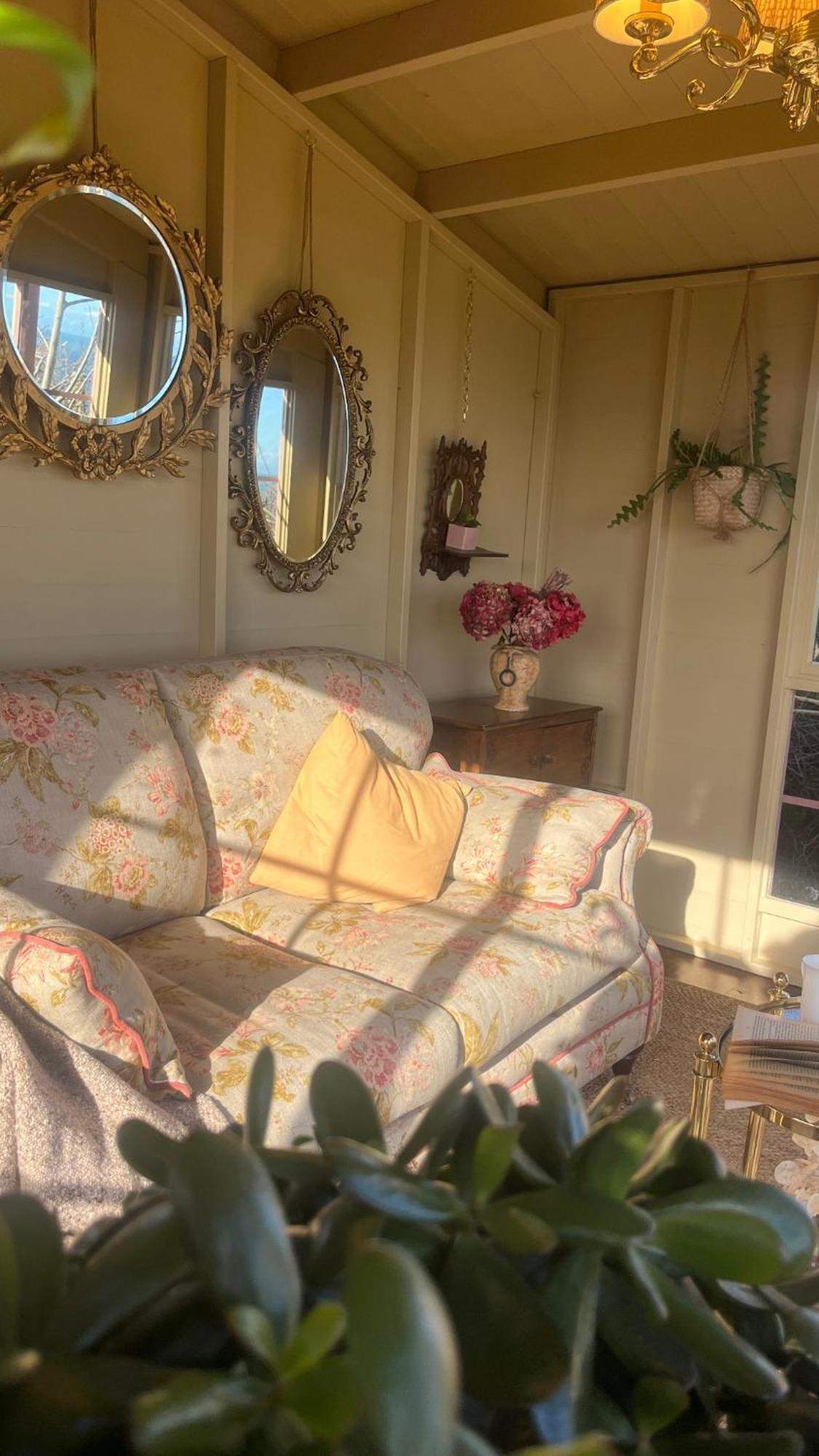 The Pink Cottage Upstairs Suite & Garden Summer Room Whitehead Екстериор снимка
